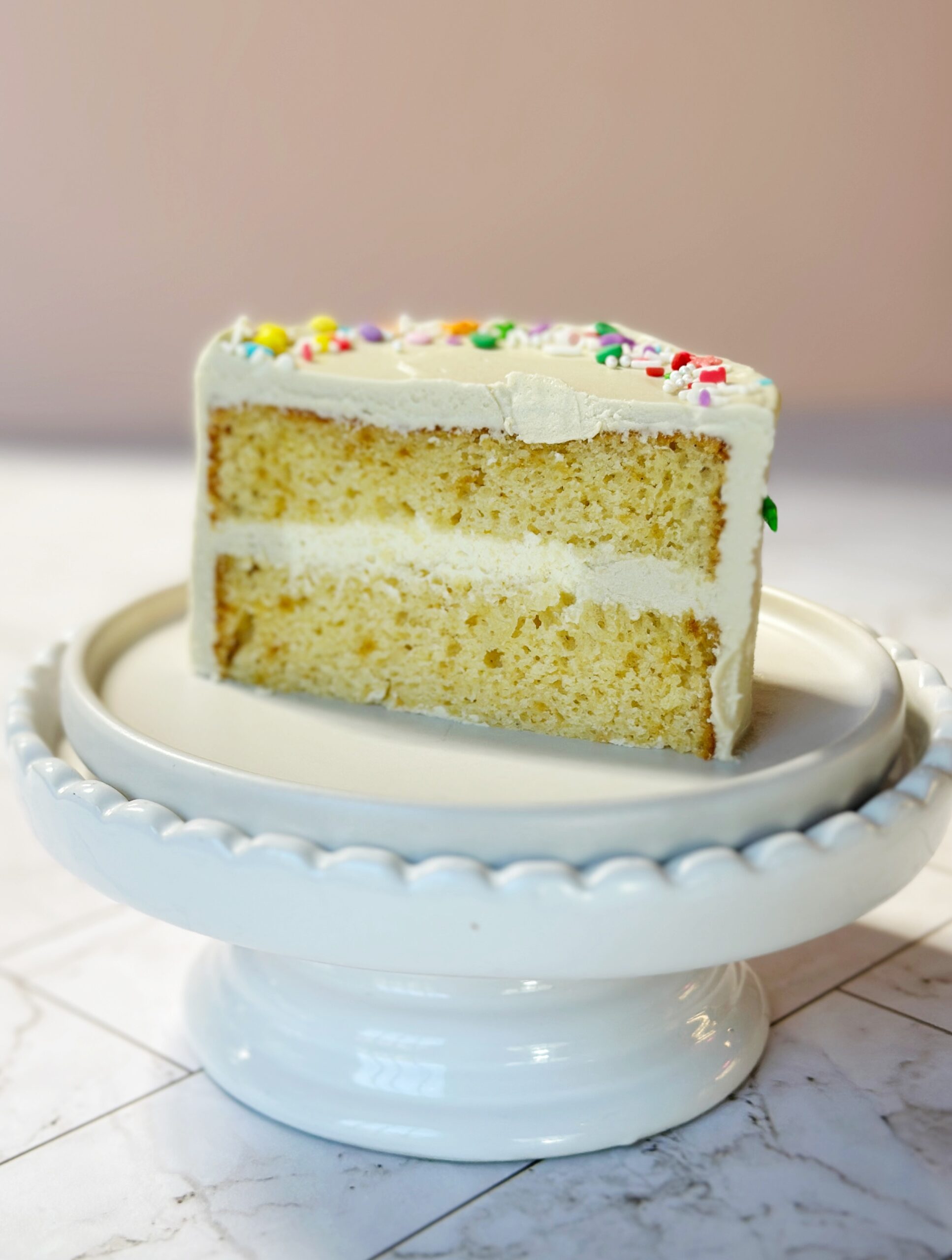 White Lunchbox Cake - Image 3