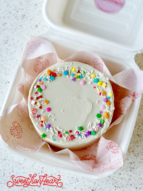White Lunchbox Cake