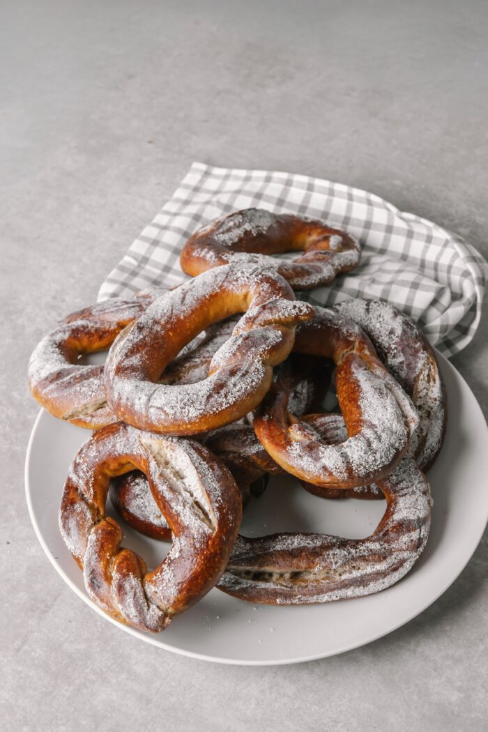 Sourdough Pretzel  (Laugenbreze)